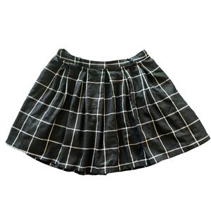 Hott Topic Black and White Plaid Pleated Mini Skirt Size Large
